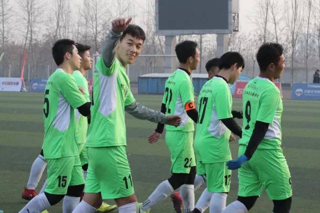 亚当斯42+10深圳险胜送吉林4连败 浙江胜天津