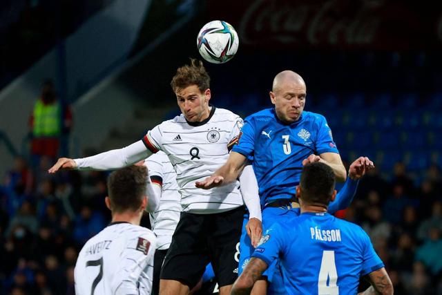 浓眉35分詹姆斯21+8 湖人22分大逆转战胜太阳