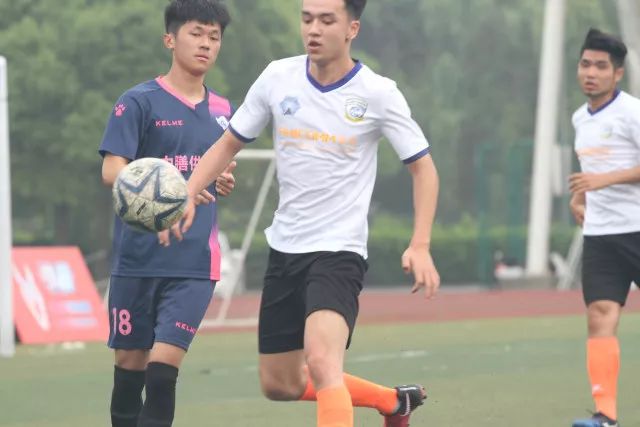 萨林杰18+20沈梓捷20分深圳力克北京 方硕19+7